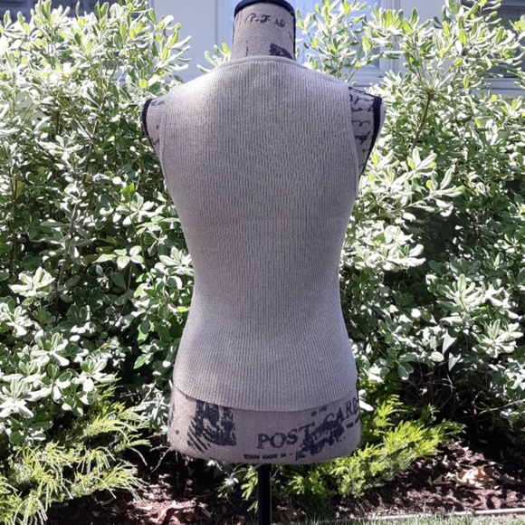 Sweater Style dressy tank with gold thread. Medium - Picture 3 of 5